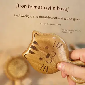 Large Cat Pattern Cushioned Bamboo Comb with Handle, Natural Bamboo Paddle Comb, Easy Detangling, Suitable for All Ages, Portable, Scalp Massage