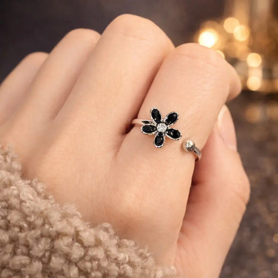 Women's Black Flower Adjustable Open Ring - Minimalist Silver-Tone Floral Fashion Female Jewelry, Cute Rings, Adjustable Size, Daily Exquisite Sparkling Personalized Gift, Everyday