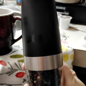 Electric salt and pepper grinder set, adjustable coarseness with LED light, 2-pack, one-handed kitchen grinder, large capacity automatic salt and pepper grinder, suitable for kitchen,Utensils Kitchenware Ceramic Seasoning,Christmas Gifts New Year Gifts Re