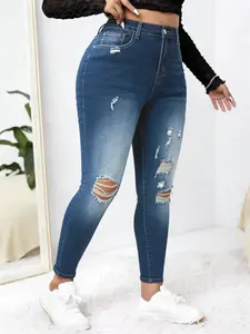 Plus size women's high-stretch high-waisted ripped black skinny jeans, stylish and slim fit, suitable for all seasons and all-day comfortable wear.