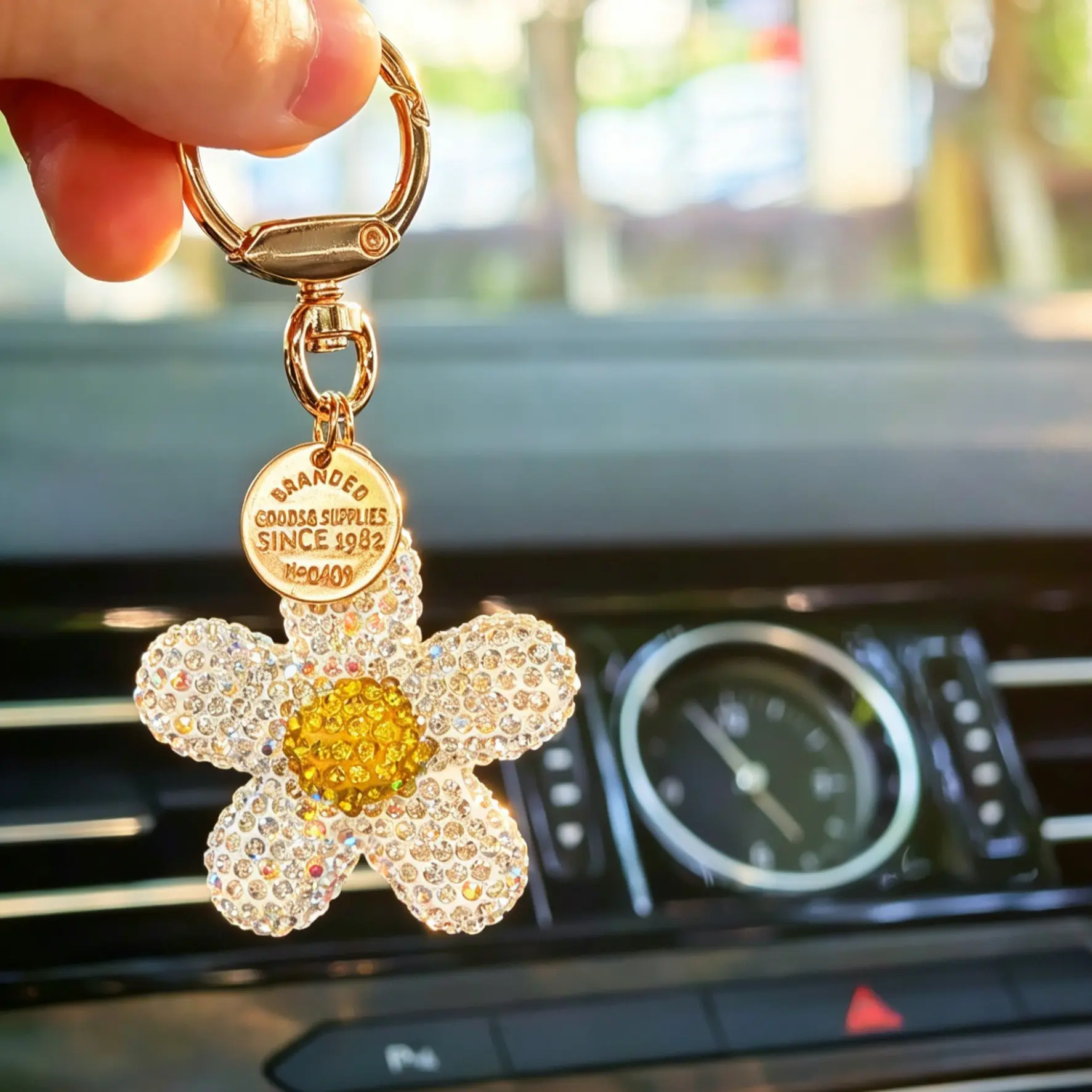 Bling Rhinestone Daisy Charm – Cute Bag Accessory, Key Accessories & Car Pendant, Flower Keychain