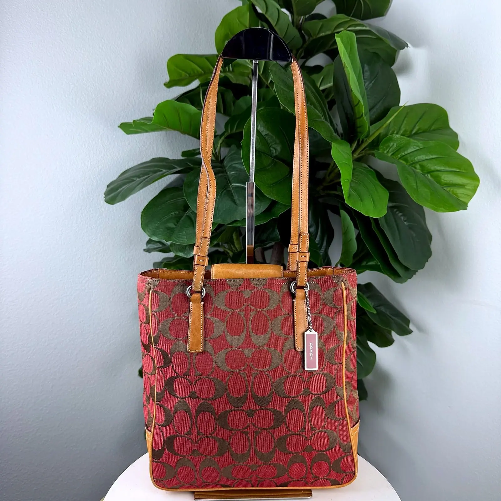 Pre-owned Signature Jacquard, Tan Leather Trim Tote Bags Authentic Vintage Coach Red Signature Jacquard Tall Tote Bag