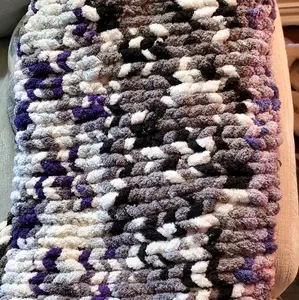 medium chunky knit blanket