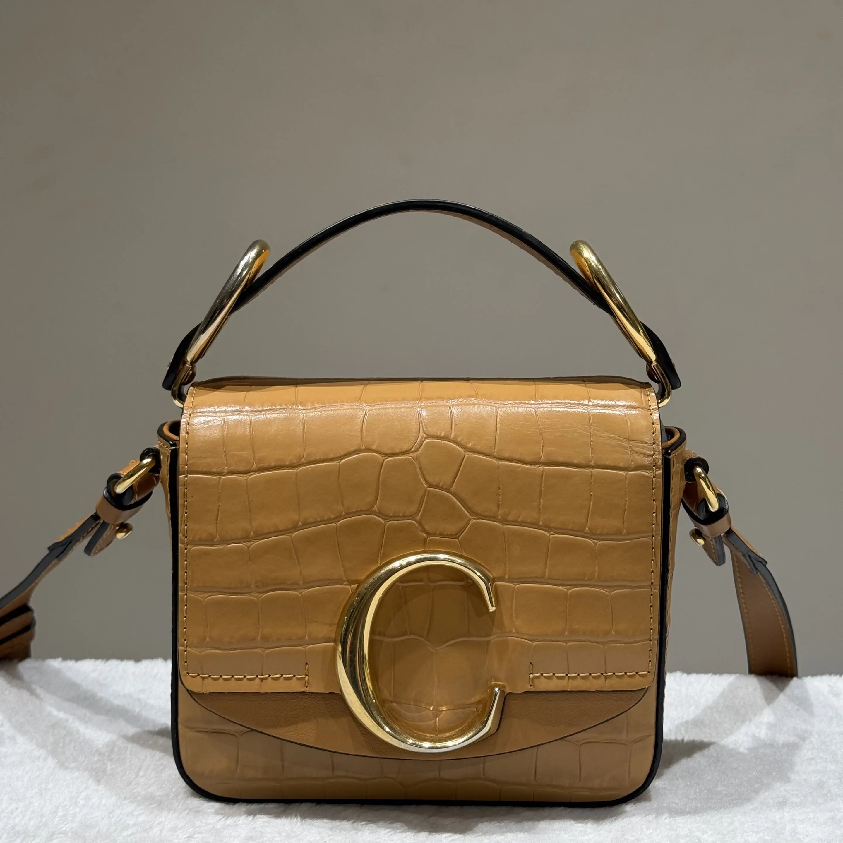 Pre-owned Chloé leather Crossbody Bags Mini C Bag, Apricot Croc Embossed Calfskin Crossbody & Handheld Bag 33360452