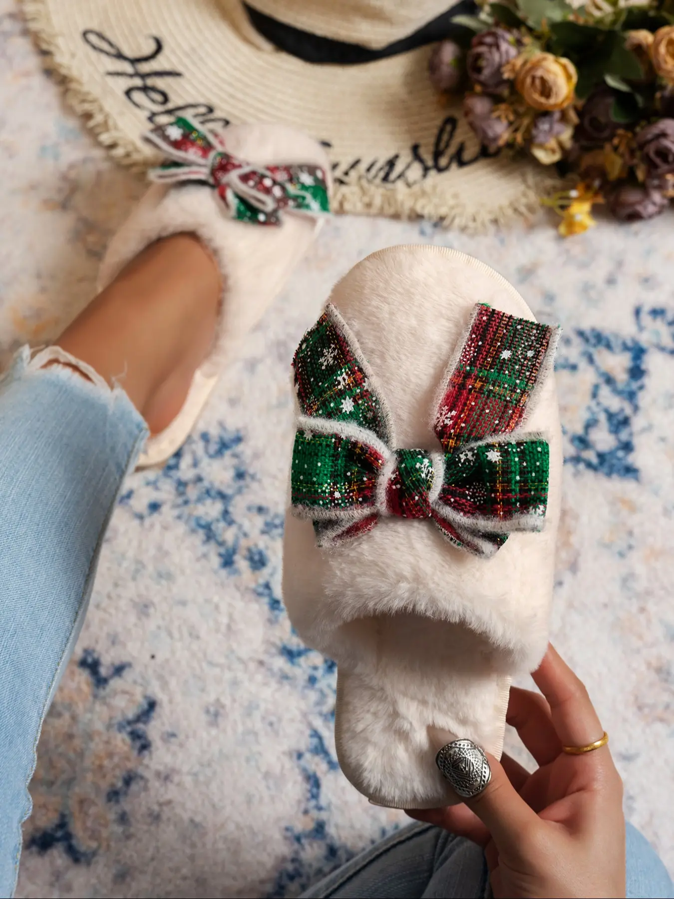 Christmas Indoor Slippers, Fashionable Slippers, New Fashion Bow Design, Comfortable Quiet Indoor Shoes, Perfect for Cozy Home Wear