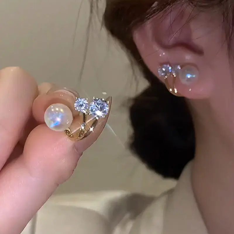 South Korea Pearl Earring Small Fashion Design Senior Sense Earrings Rhinestone