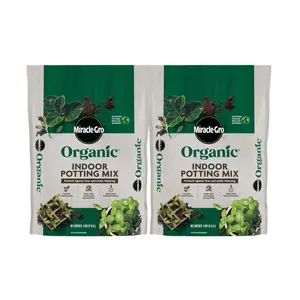 Miracle-Gro Organic Indoor Potting Mix - OMRI Listed Peat Blend for Houseplants and Seed Starting, 8 qt.