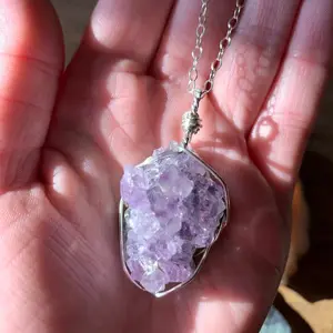 Lilac Amethyst Druze Pendant, Dainty Amethyst Necklace, Protection Crystal, anxiety, amethyst jewelry, Gift idea, Meditation, Amethyst Geode