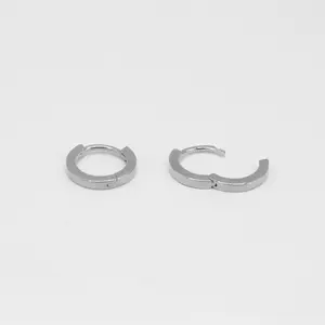 Huggie Hoops