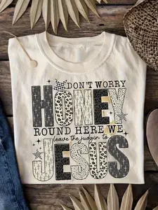 1pc Women's Christian T-Shirt "Don't Worry Honey Leave The Judgin' to Jesus" Verse Tee - 100% Short Sleeve Crew Neck Oversized Casual All-Season Fit Church Wear, Faith Apparel for Christmas Gifts