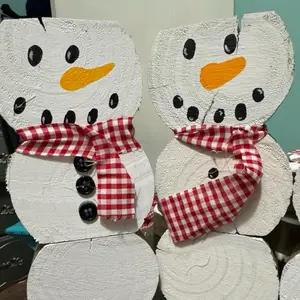 Rustic Wooden Snowman with Red Gingham Bow and Black Button Details for Festive Decor
