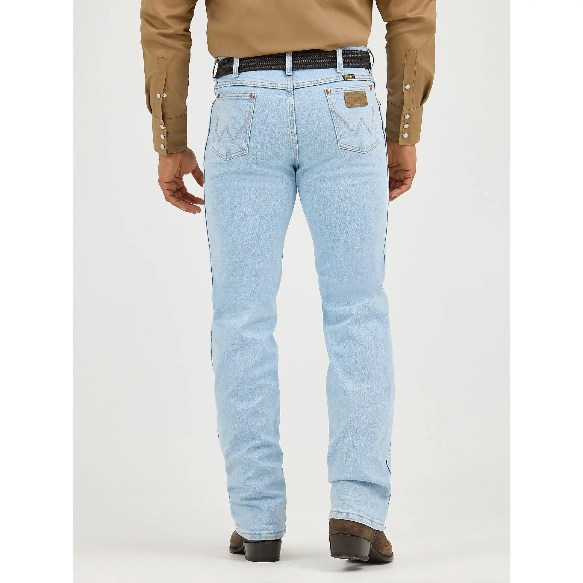 Wrangler Men's Cowboy Cut Slim Fit Jeans, High-Rise 5-Pocket Style in Stretch Cotton Denim, Bleach Wash, Menswear