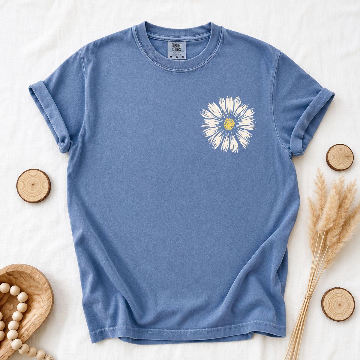 Comfort Colors Wildflower Daisy Shirt, Retro Botanical Graphic Tee, Nature Lover Gift For Women – Squirrel Corner