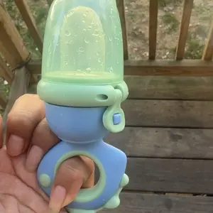 Silicone Fruit Teether, Rotating Push Type Fruit Feeder, Baby Food Push Spoon – Easy Baby Food Dispenser, Blue / Green / Pink