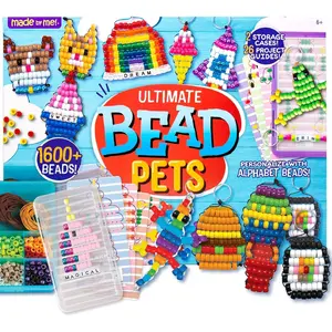 Ultimate Bead Pets manualidades de mascotas con cuentas para niños, incluye más de 1400 cuentas, cordón, llaveros y clips mosquetón, plantillas de diseño, estuches