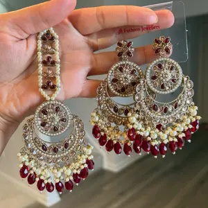 Light weight earrings tikka set
