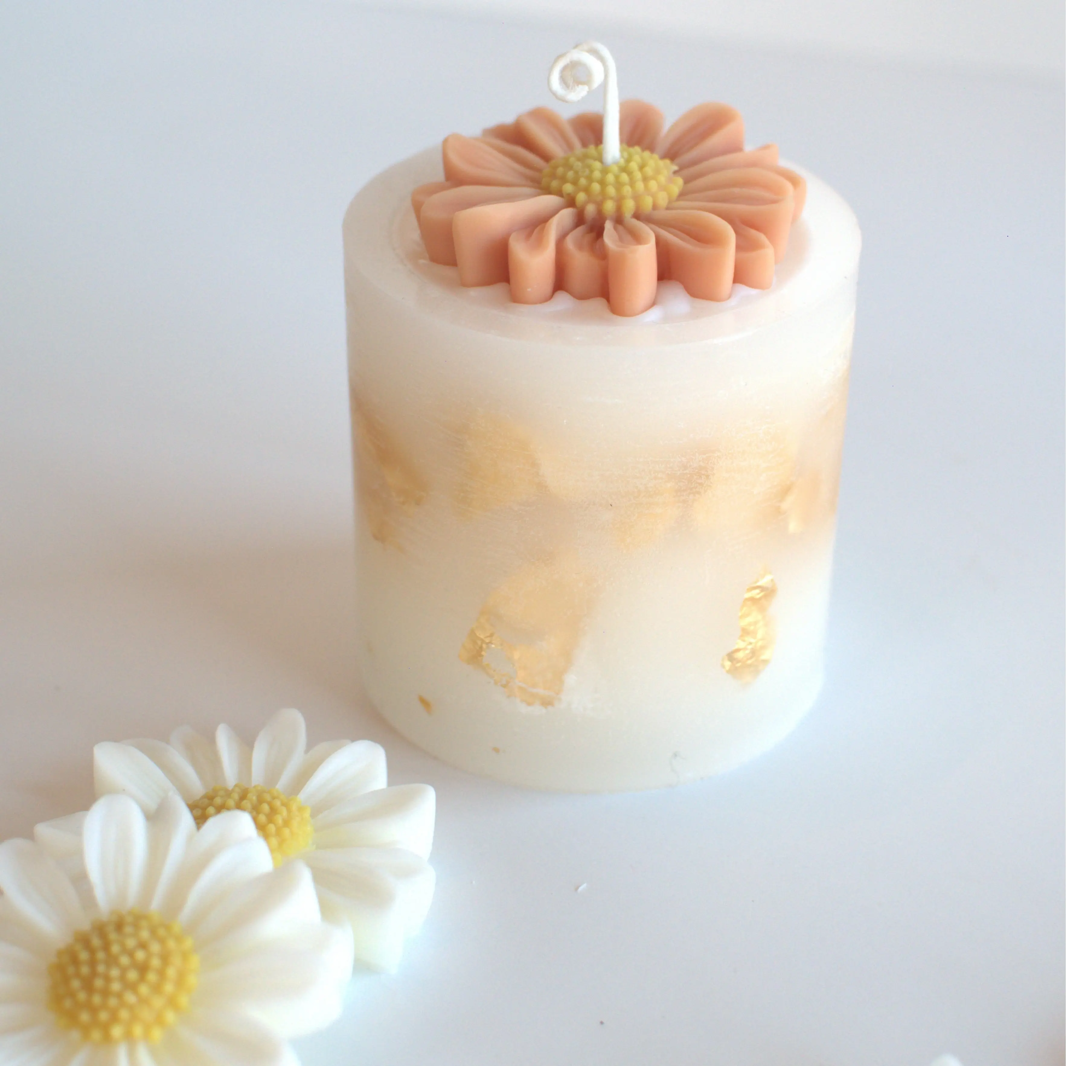 Daisy Flower Candle - Scented Candle - Soy Wax Candle - Scented Candle - Home Decor - Holiday Gift - Mother's Day Gift - House warming Gift