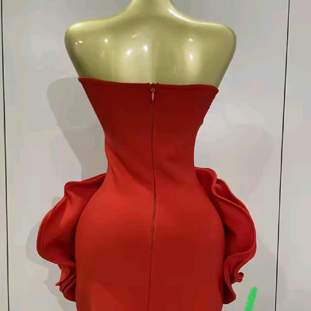 Red Luxury Pretty Dressed with Roses Pretty 4 Parties - Elegant Red Dress Featuring Unique Design Elements