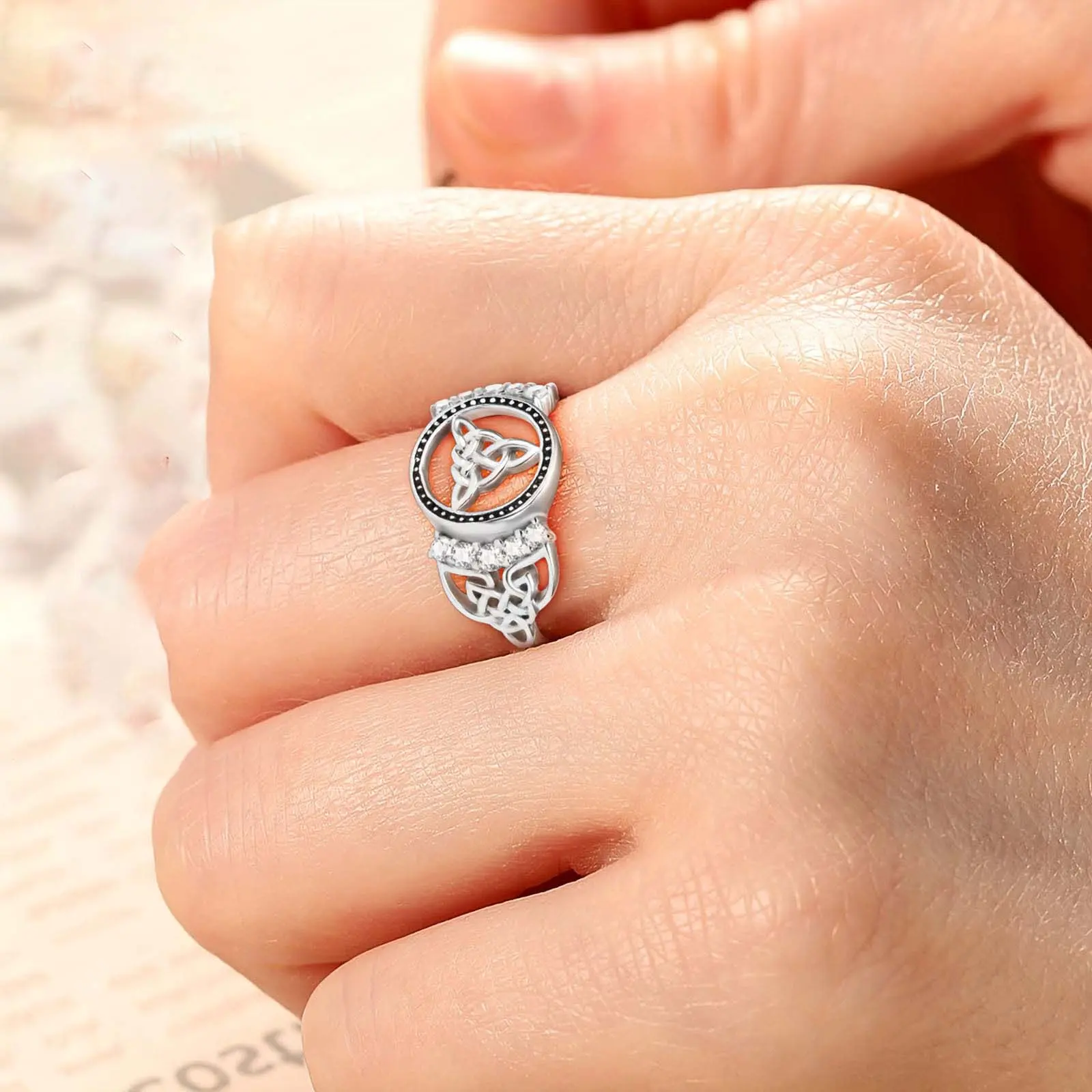 Hollow Witch Knot Rotating Openwork Scrolling Ring - Size-Optional Artificial Gemstone Statement Multi Ring, Daily Wear Jewelry Accessory, Rotating Openwork Ring