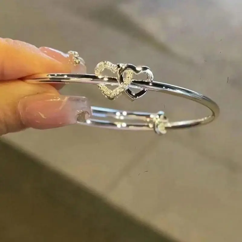 Hollow-Out Heart Rhinestone Cuff Bracelet, Adjustable Heart-Shaped Fashionable Jewelry for Party and Birthday Gift