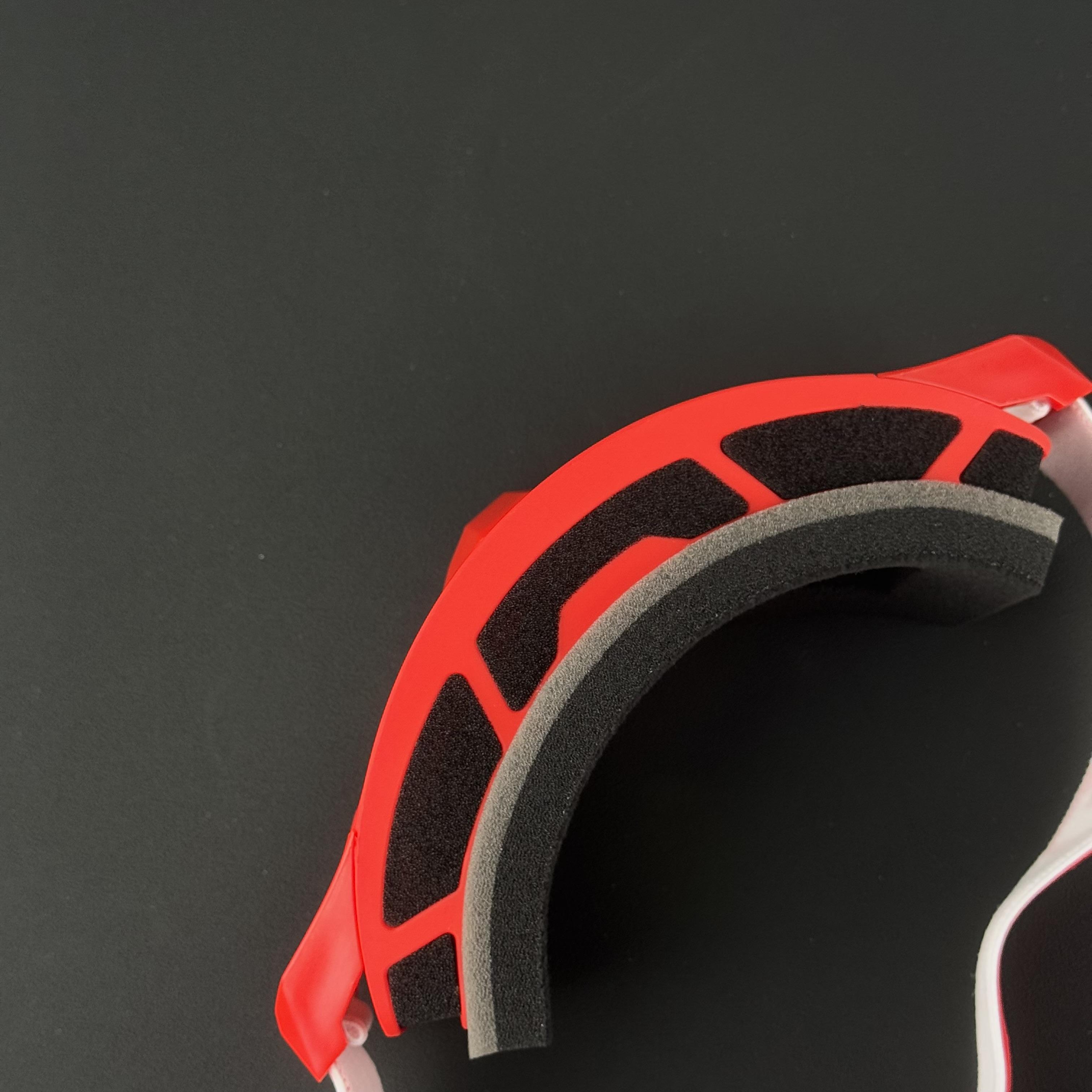 Thor-style motocross goggles with mirrored lenses, adjustable strap, anti-fog, and UV400 protection. Off-road riding eyewear for outdoor use, suitable for motorcycles, ATVs, and skiing.