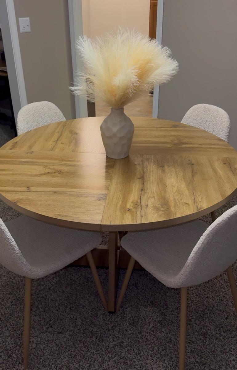 Item: 47 in Oak - Round