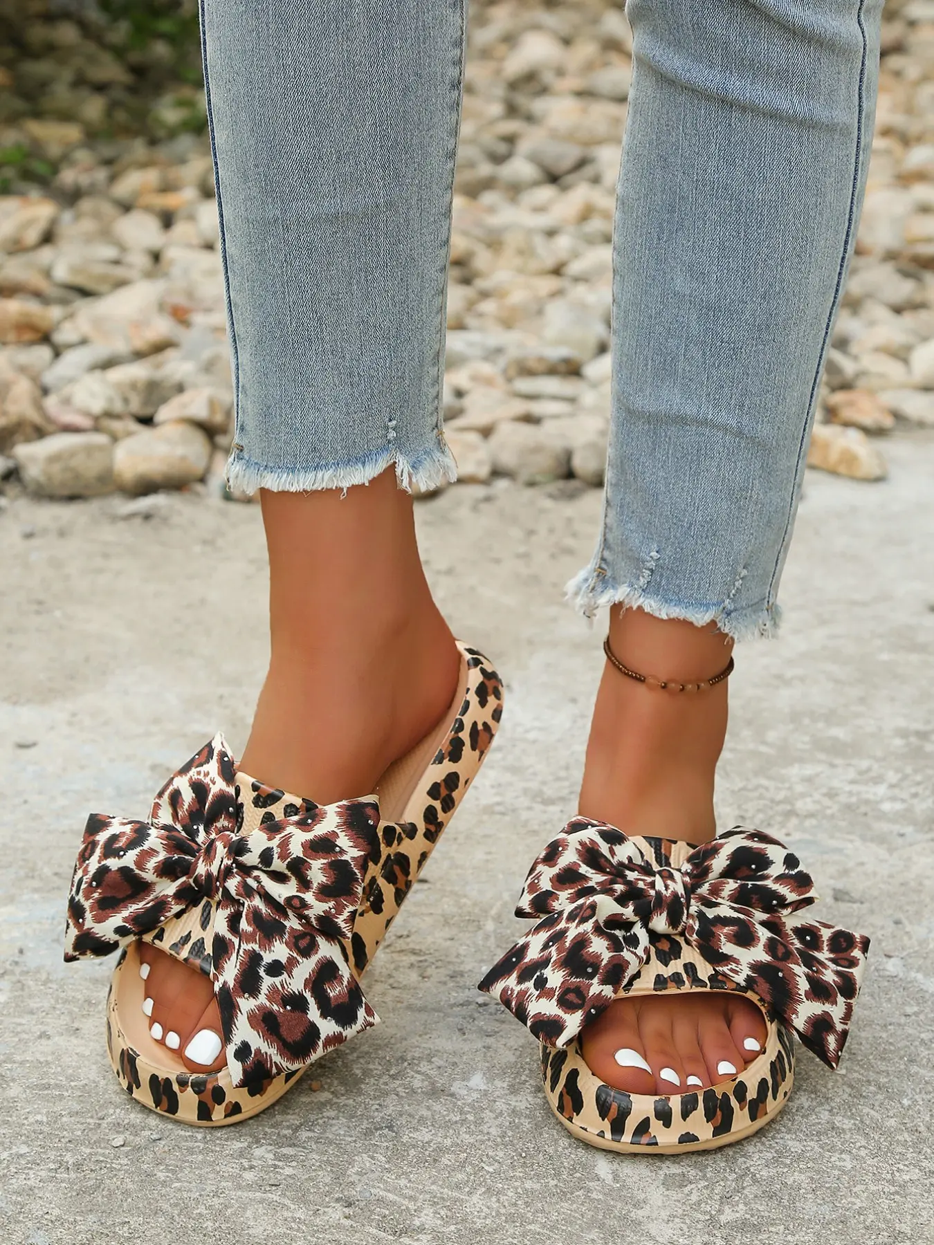 Women's Summer Leopard Print Stylish Slip-On Flat Heel Sandals, Soft Eva Sole, Anti-Slip Comfortable Outdoor Casual Shoes, Large Size Butterfly Knot Design, Daily Fashion Footwear, Fashionable Flat Sandals