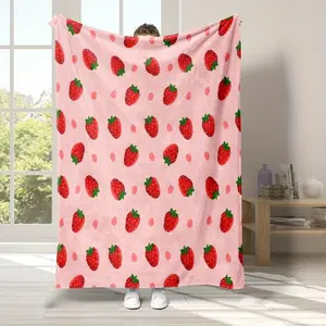 Strawberry Pattern Flannel Blanket, Soft Throw Blanket, Soft Lightweight Blanket, Air-conditioned Room Blanket, Warm Nap Blanket for Home Office Travel, Gift for Girls