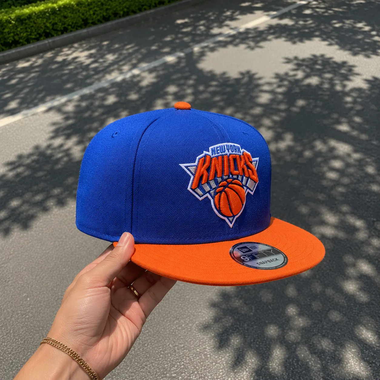 New York Knicks 2T NBA TEAM-BASIC Fitted Hat by New Era Unisex Streetwear Hats Collector Style Headwear for Baseball and Urban Fashion Lovers
