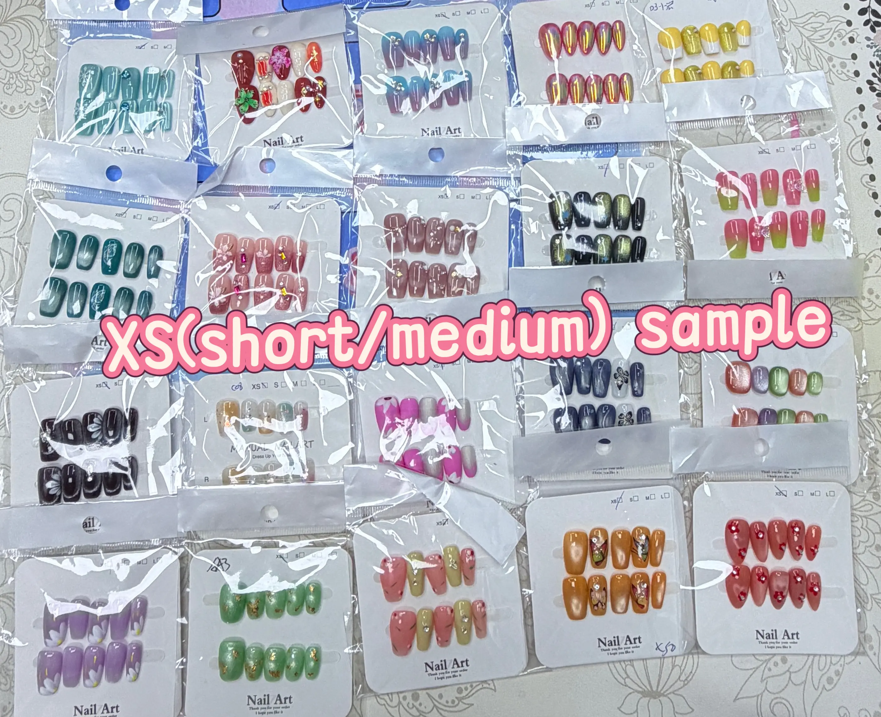Roxie:20sets handmade press-on nails selectable size and length random style