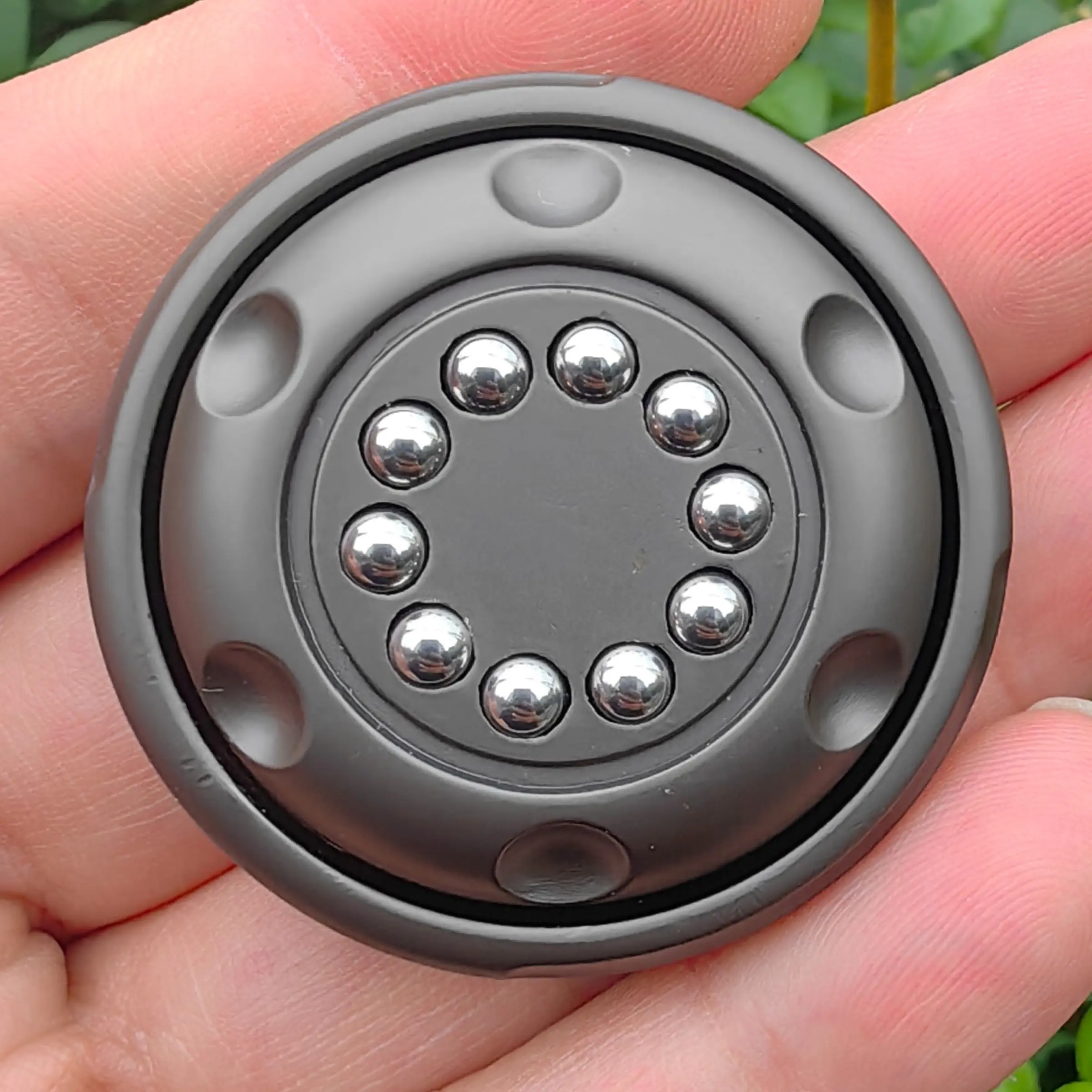 Magnetic Metal Rotating Stress Relief Toy, Stress Relief Tool, Anxiety Relief, Portable Magnet Toy, Edc Toy, Focus and Calm, Suitable for Work or Home, Durable