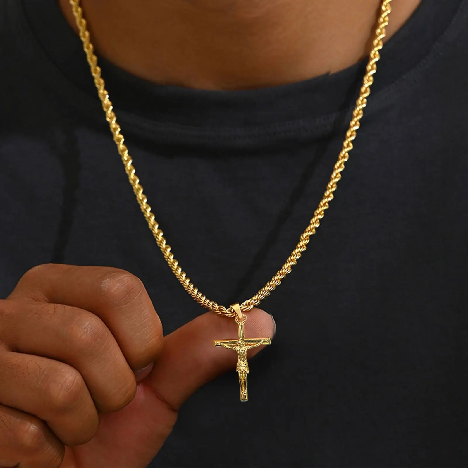 Men's personalized, high - end, versatile and minimalist cross pendant