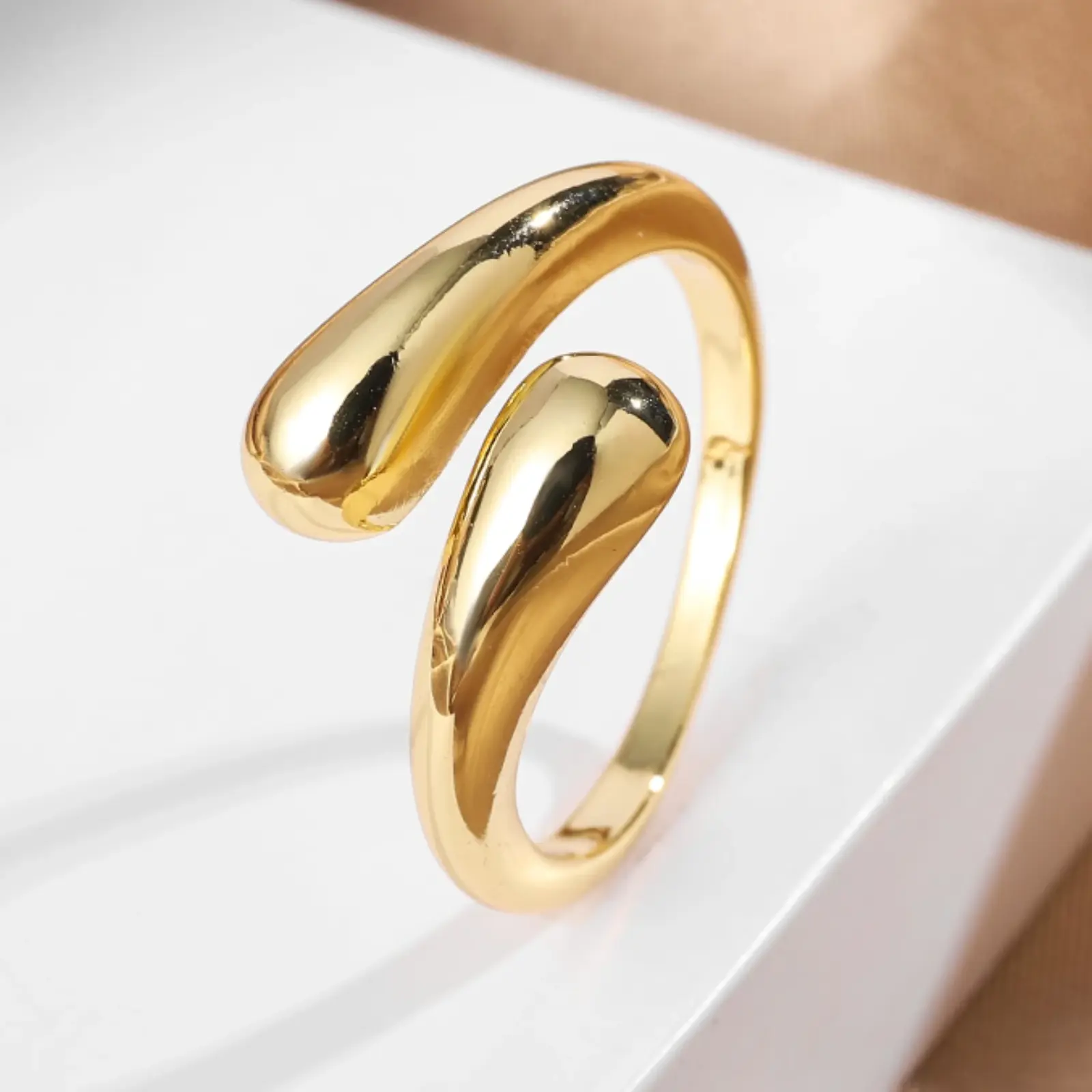18K gold plated brass cross design fashion ring, suitable for everyday wear