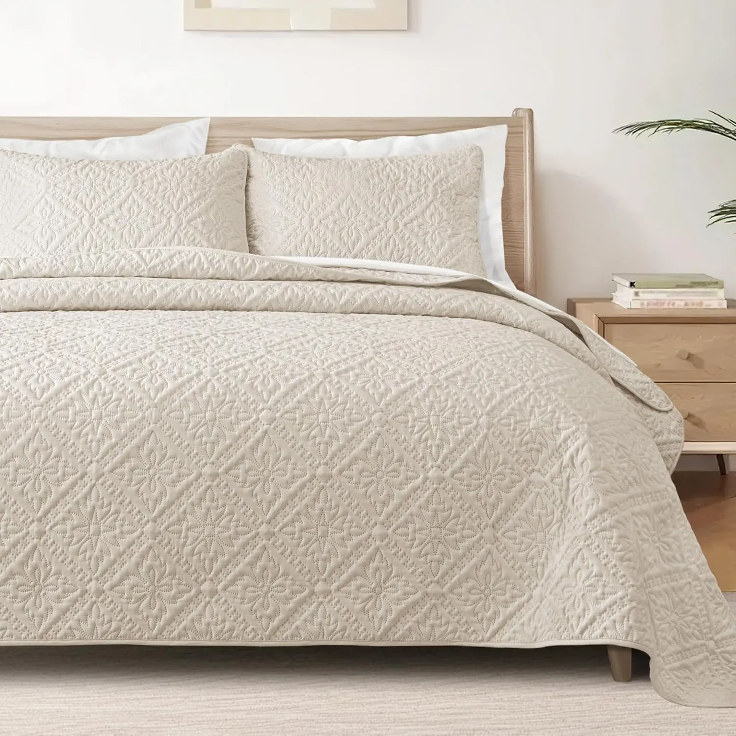 Quilt Bedding Set, Lightweight Soft Bedspreads Coverlets with 2 Pillow Shams, Modern Brich Beige Quilts  Full Size for All Seasons