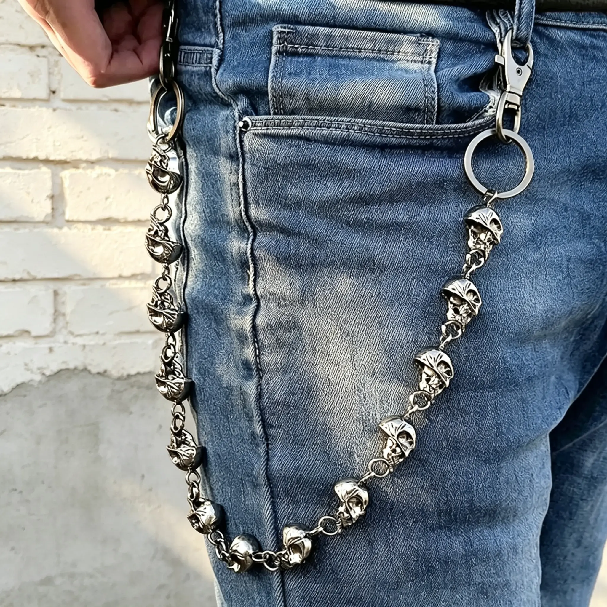 Men's Unplated Zinc Alloy Hollow Skull Double Layer Keychain - Belt Wallet Chain, Hip Hop Rock Jeans Accessory, Gothic Halloween Gift for Motorcycle Riders