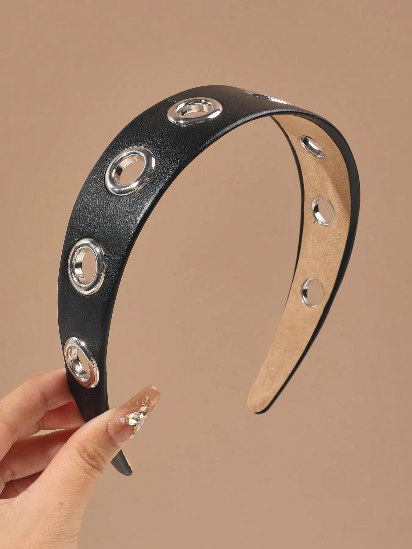 1pc Punk Style Black Faux Leather Metal Hollow Headband, Fashionable & Versatile Accessory ,Hair Band Head Accessories Hairband Beauty Home Hair Accessories, Fashion Headbands