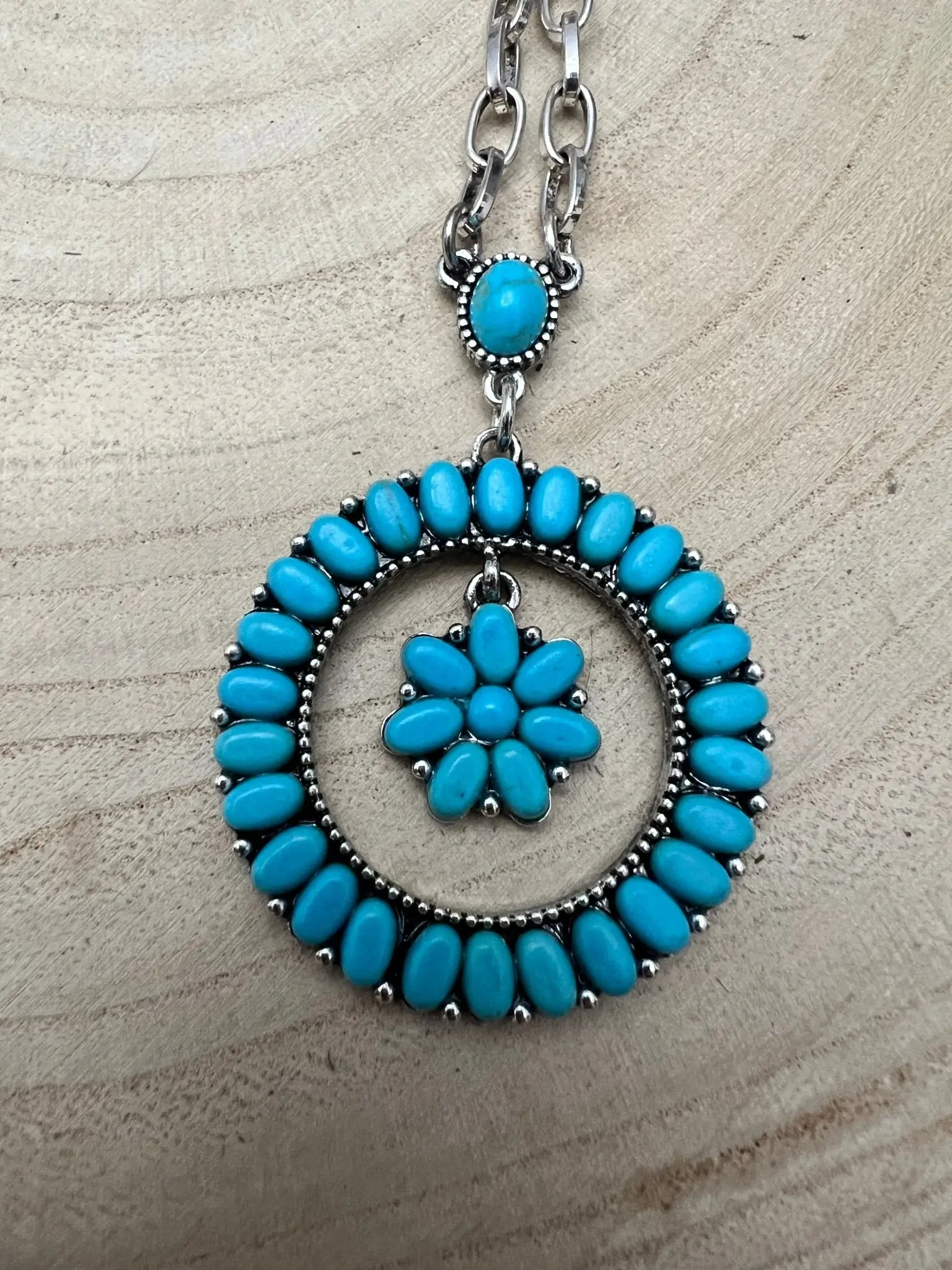 Western Faux Turquoise Flower Cluster Necklace — 18 Inch Southwestern Statement