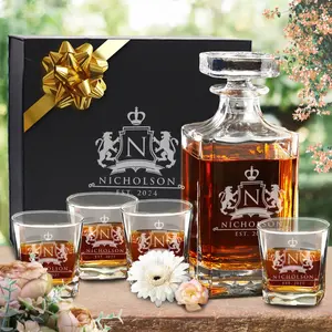 Decanter and Glasses Gift Set - Personalized Decanter with Gift Box - Custom Gift for Whiskey Lover - Engraved Decanter Set with Box - Gift for Dad - Gift for Father, Father's Day, Gift for him