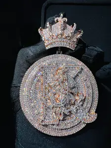 Round cut VVS luxurious pearl-like brilliant diamond road runner crown K letter memory pendant hip-hop jewelry, T diamond fully paved inlaid hip-hop character pendant, fashionable ...