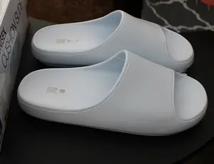 32 Degrees Unisex Size Medium (W 7.5-8.5 / M 5.5-6.5) Cushion Slide Sandal, Blue