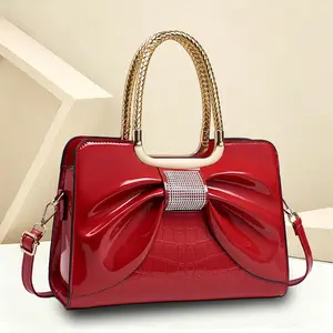 Ladies' Evening Dinner Handbag, Patent Crocodile- Embossed, New Fashionable Style for Mothers, Business Reception Evening Bag, Elegant B anded Large-Capacity Handbag for Middle-Aged Women, High-End Women's Bag for Work Commuting, Birthday Gift