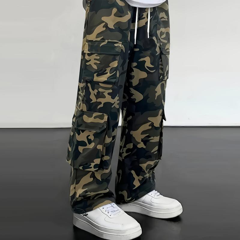 Camouflage men's work pants, regular fit, featuring reinforced stitching and functional cargo pockets, suitable for outdoor adventures and street fashion. Camouflage men's work pants, regular fit, featuring reinforced stitching and functional cargo pockets, suitable for outdoor adventures and street fashion.
