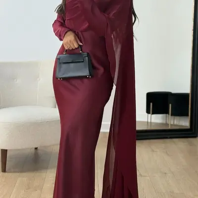 Pretty Little Thing Burgundy Maxi Dress