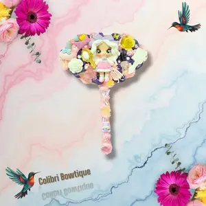 Girly Lips Shape Theme Mirror