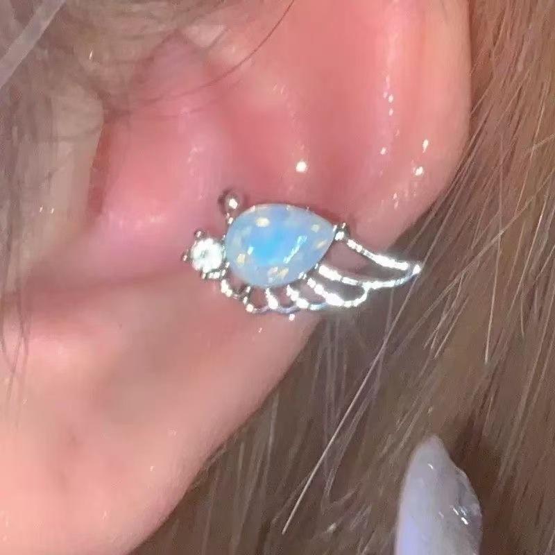 Zircon Wing Ear Clips for Women Without Pierced Ears New Style Ear Cartilage Clips Understated Luxury Niche Earrings