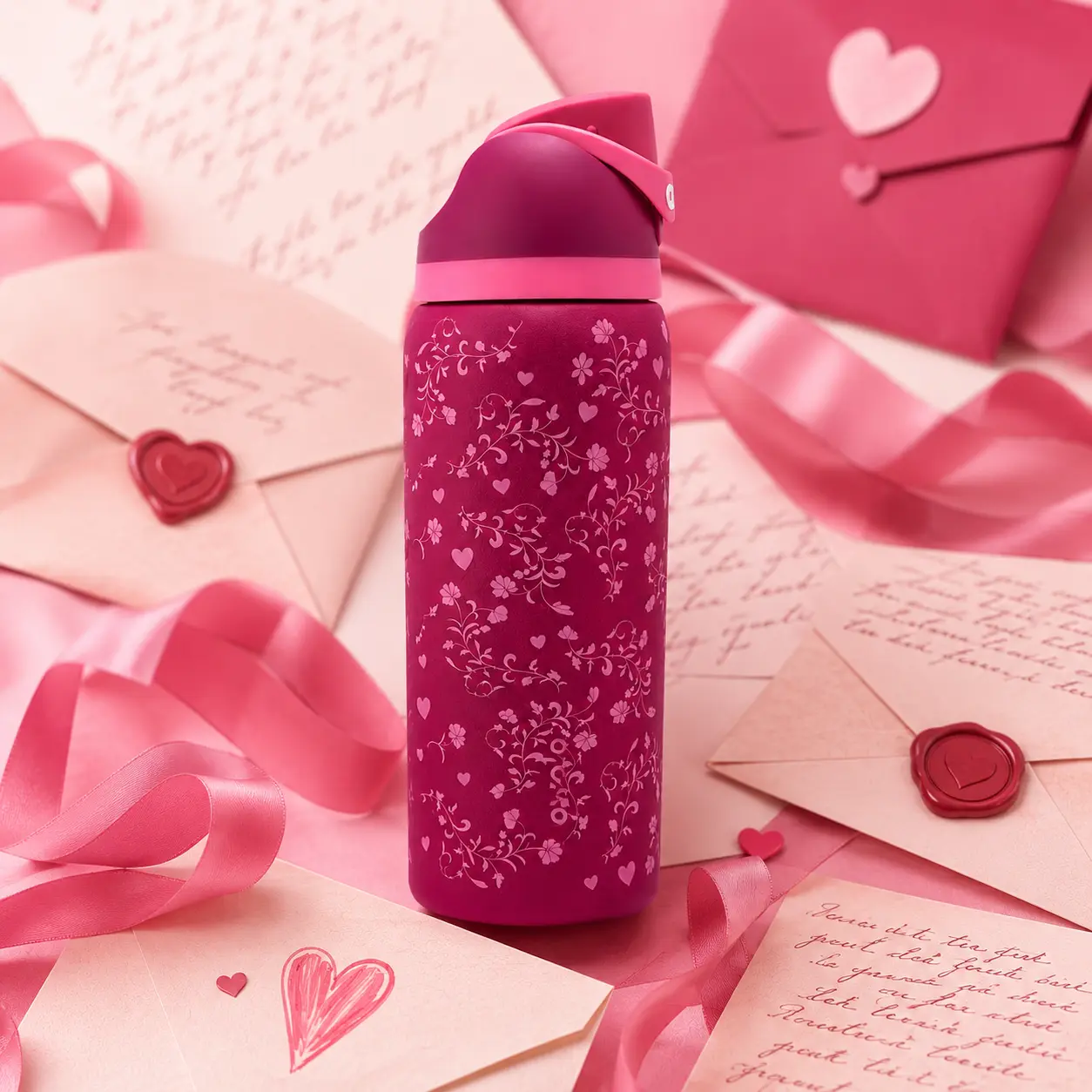 Owala FreeSip 32 oz Love Letter Edition Insulated Water Bottle with Floral Heart Print & Built-In Straw Lid