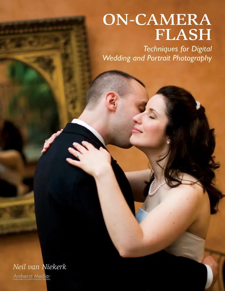 USED Book - On-Camera Flash Techniques for Digital Wedding and Portrait Photography by Van Niekerk, Neil (Paperback) - english