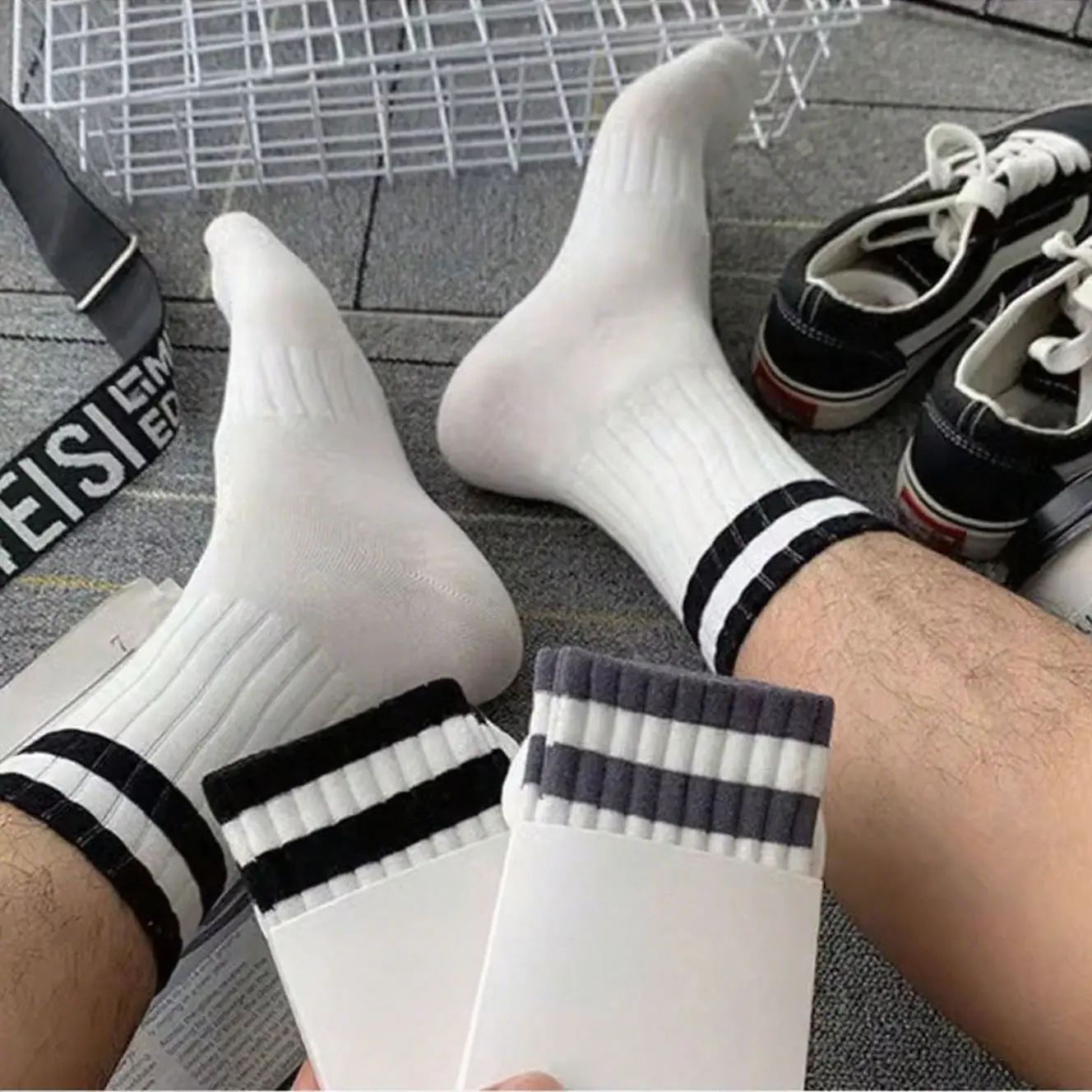 5Pairs  Men's Striped Crew Socks: Sleek Black & White, Ribbed To Elevate Casual/Sports Looks | Autumn Winter Outfits / New Fall Winter Style / Unisex Socks / Thermal Mid-Calf Socks
