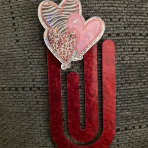 Acrylic Heart Bookmark with Glittery Design and Red Velvet Finish for Book Lovers