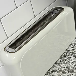 Fits-anywhere Kitchenware Slice Slim Toaster 6 Setting Shade Control with Cancel & Reheat & Defrost Removable Crumb Tray 750 Watt Household Appliances Toastie Maker